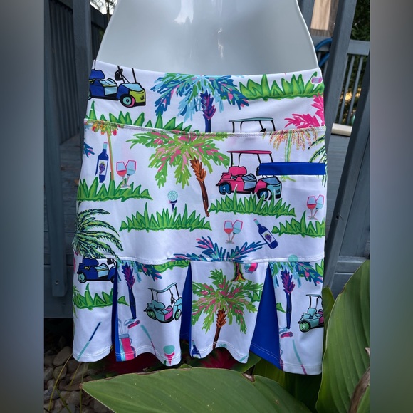 NEW Ladies' back pleat golf skort with Golf carts & palm trees. So fun! - Picture 4 of 16